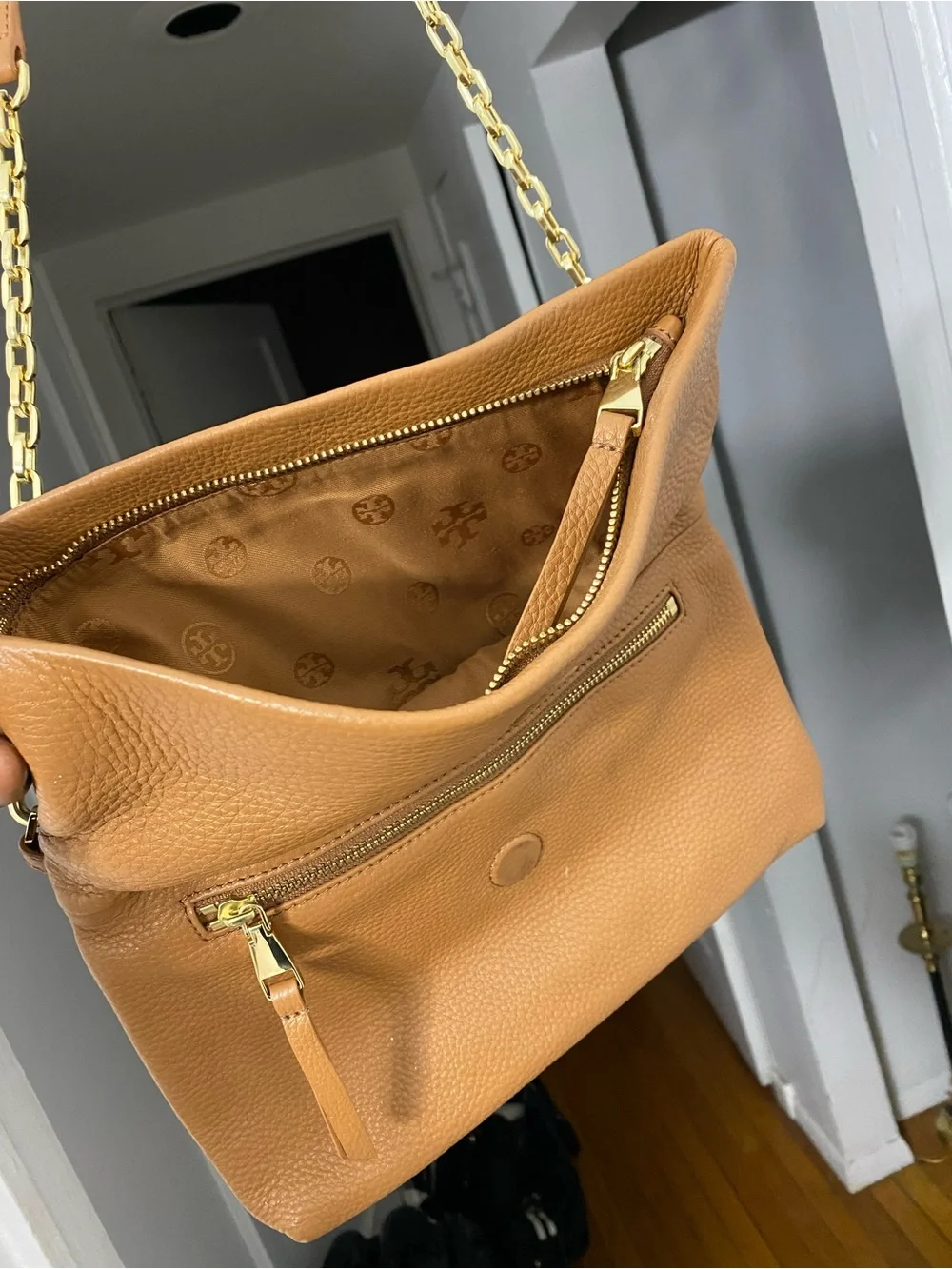 Tory Burch Tan Pebble  Foldover Crossbody Shoulder Clutch Purse Soft Leather